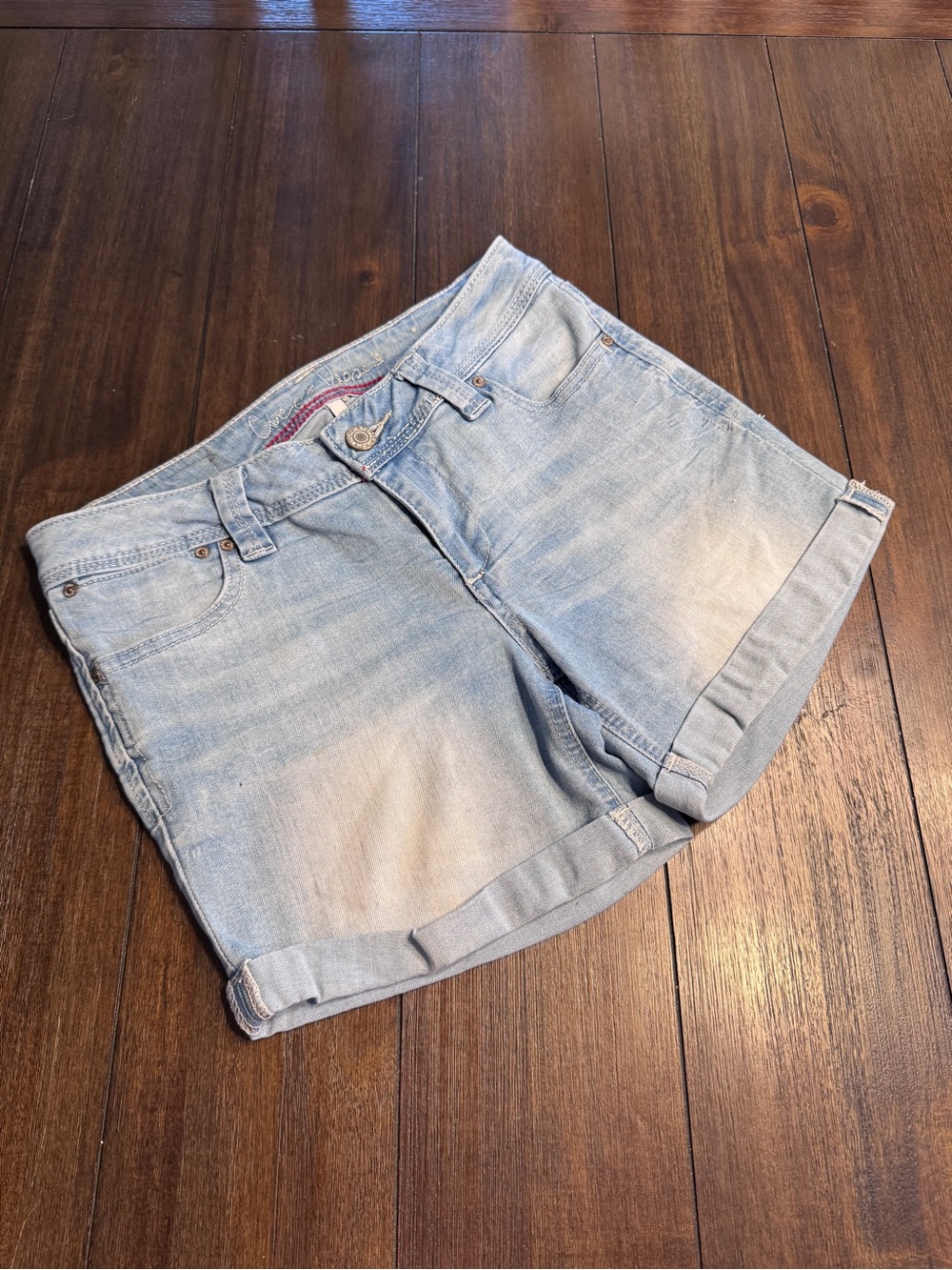 Chip & Pepper California Malibu Mid Rise Denim Shorts S 26 Light Wash Cuffed